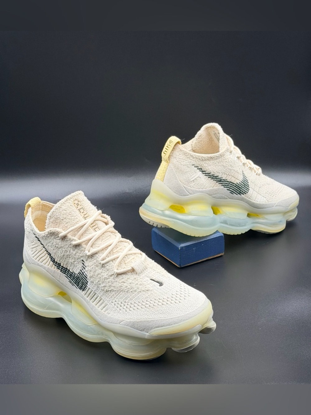 Nike Wmns Air Max Scorpion Flyknit 'Lemon Wash' - Picture 5 of 10